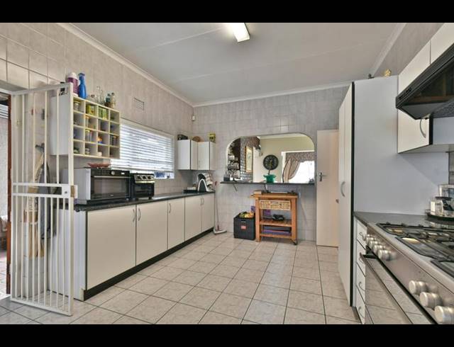3 BEDROOM HOUSE FOR SALE IN BRACKENHURST